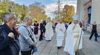 príchod na svätú omšu